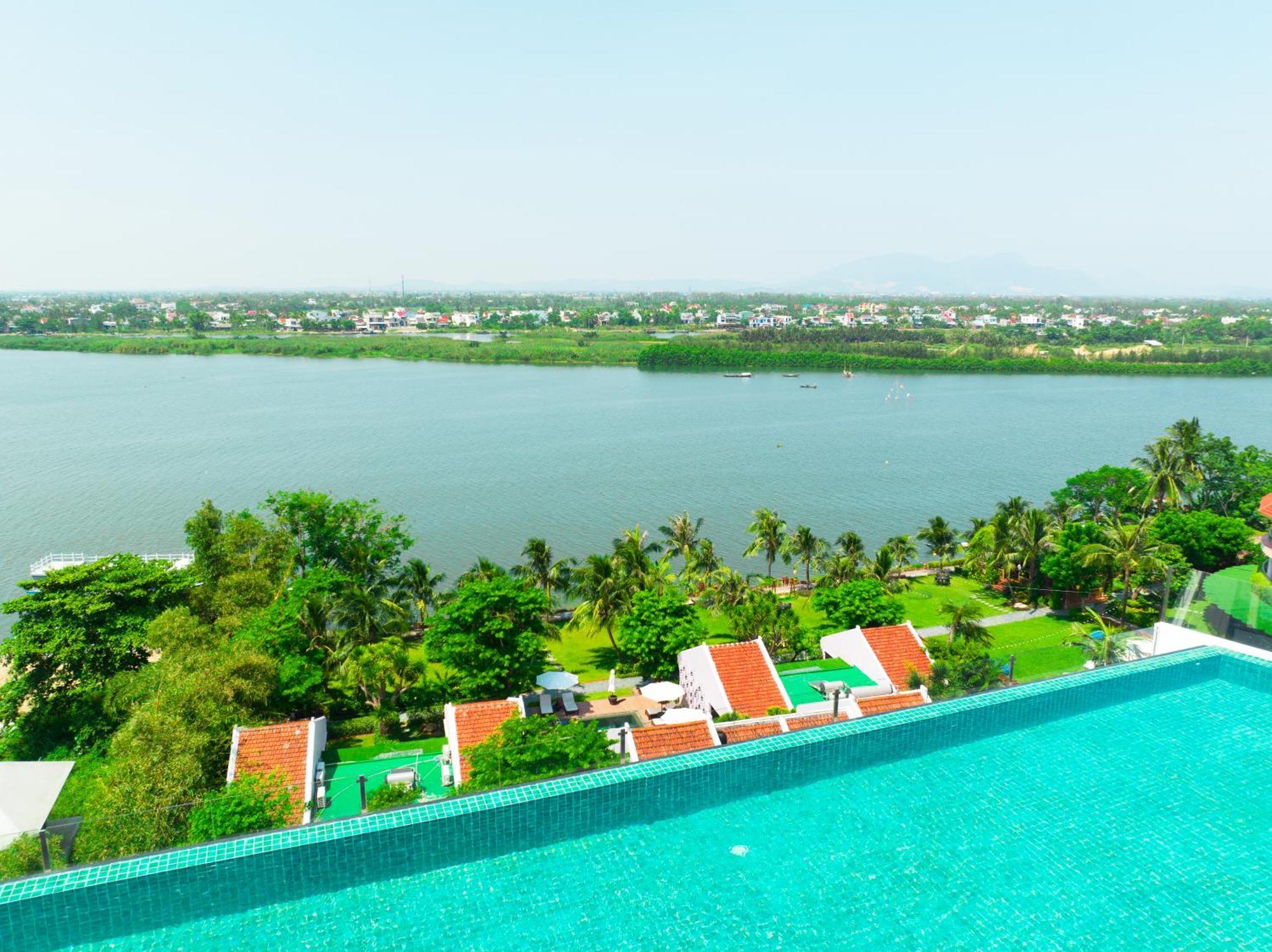 Bel Marina Hoi An Resort Exterior foto View of the river from the hotel